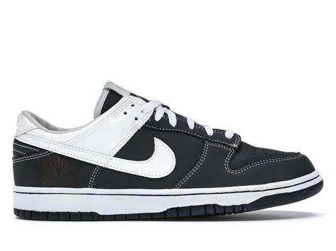 yankees sneakers nike|new york yankees dunks.